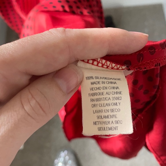 Silk red and Black Shift dress. - Picture 3 of 8